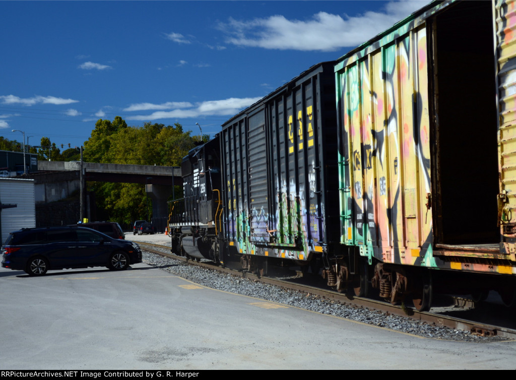 NS E19 approaches the John Lynch Bridge (VA163) on its way to interchange cars with CSX.  Lynchburg's Union Station was located here.  Abandoned in 1964, razed in 1966.